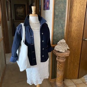 Adorable little white dress gentle used